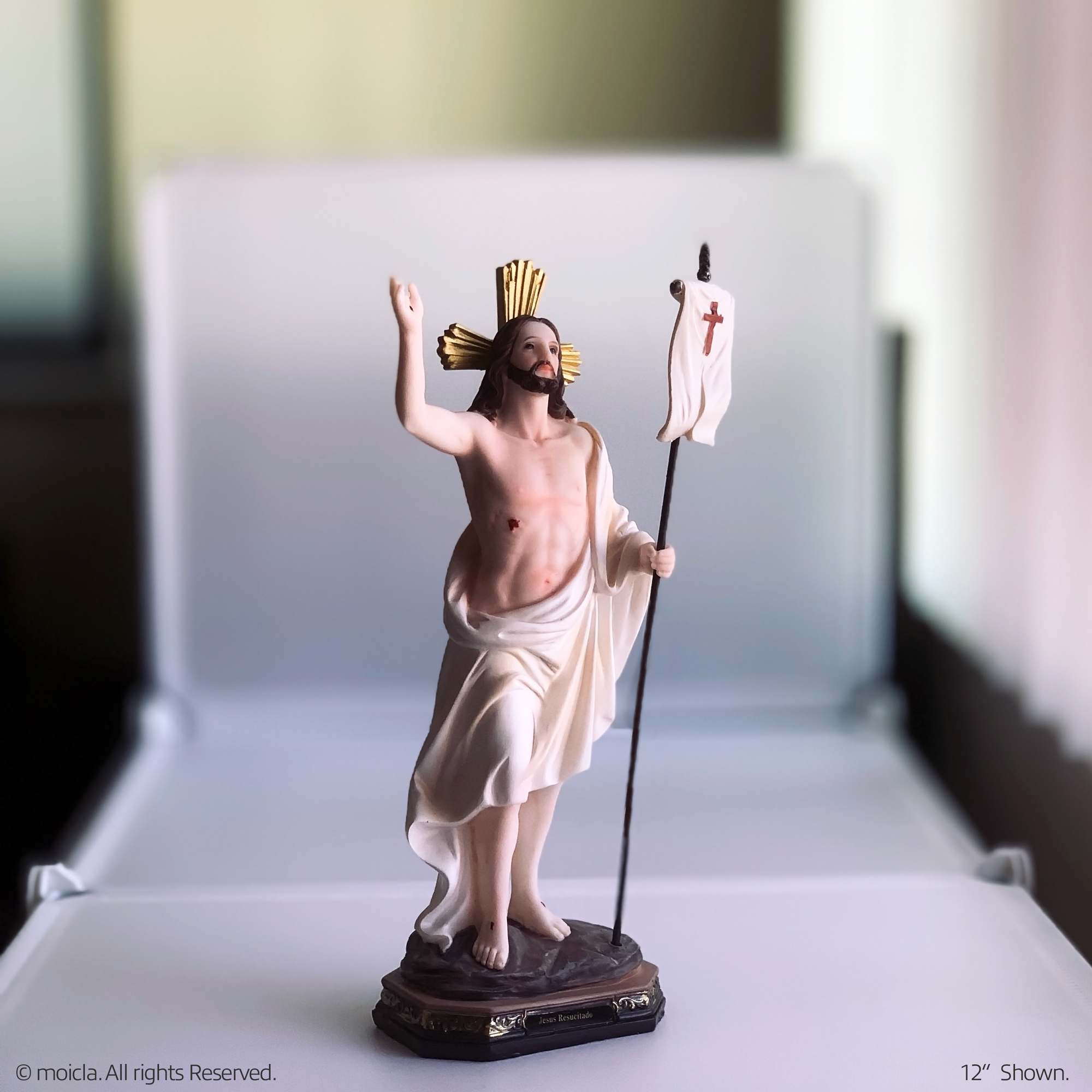 jesus christ resurrection statue